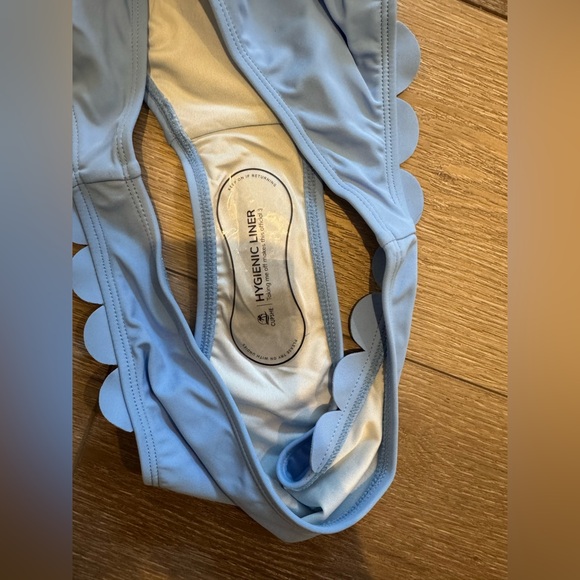 Bikini Set - Picture 4 of 4